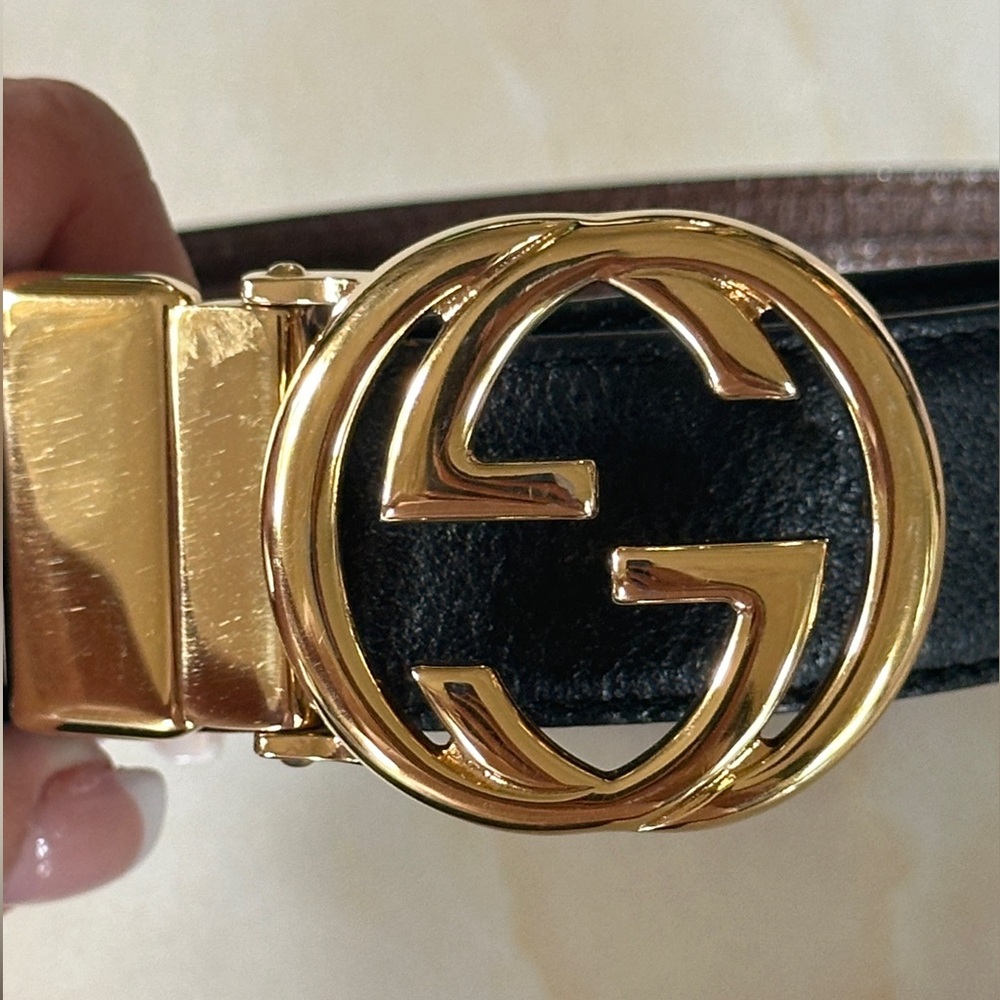MENS GUCCI INTERLOCKING “G” BUCKLE IN AMAZING CONDITION!!
